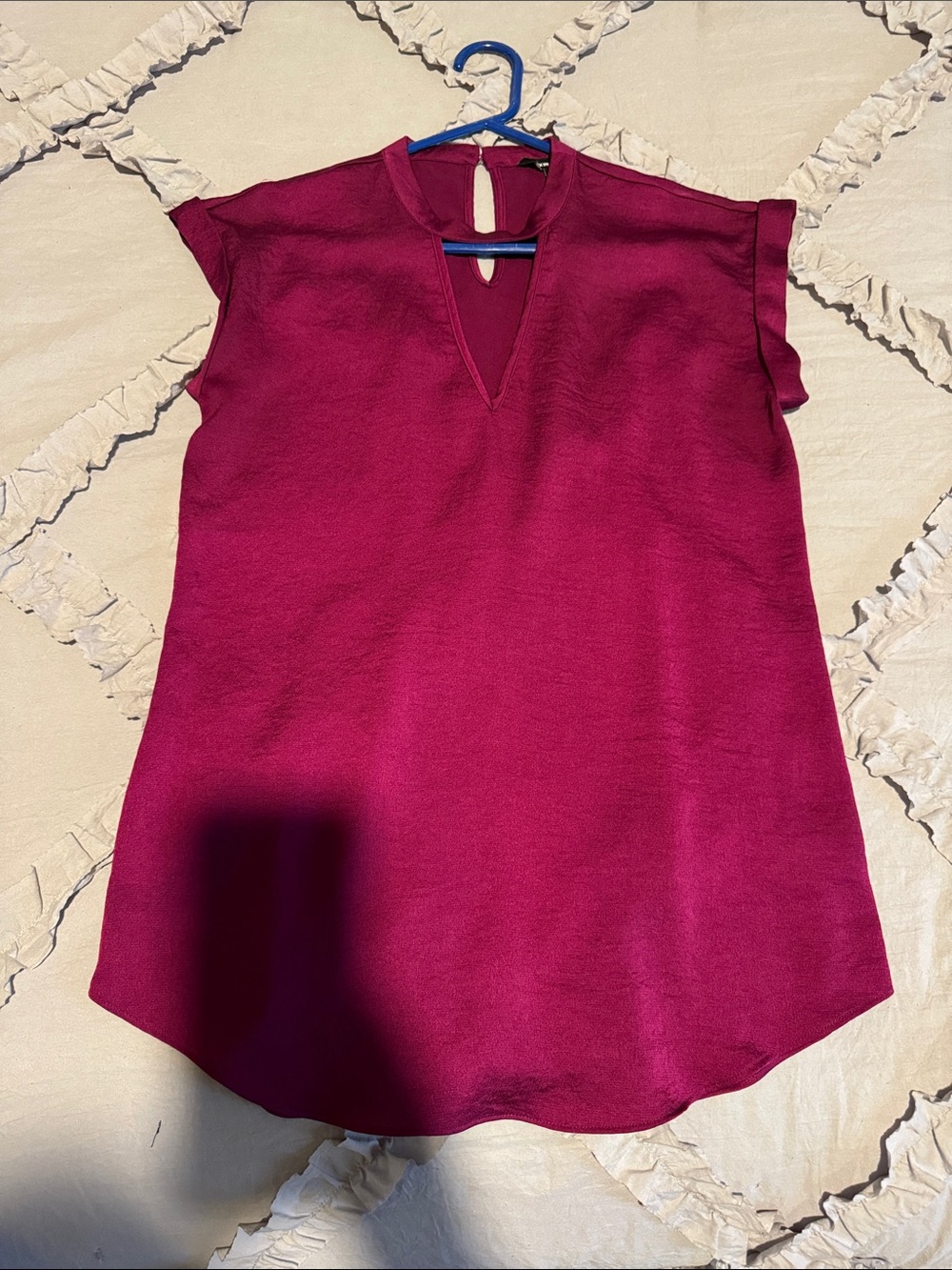 Express Women's Sleeveless V-Neck Blouse - Raspberry